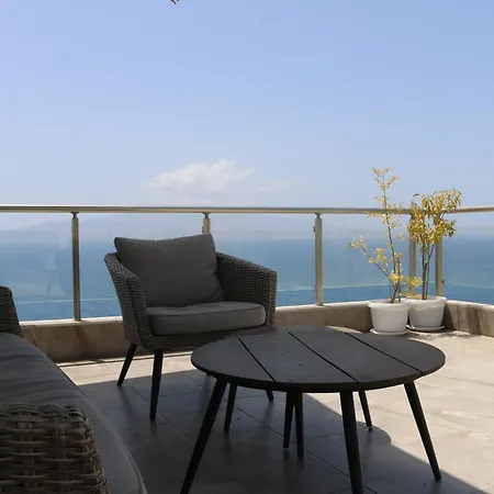 Infinity Sea View Penthouse Apartment *